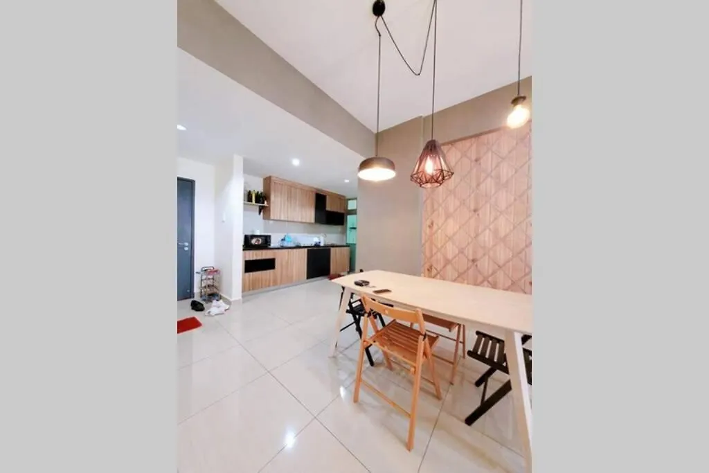 8Pax Mount Austin Midori Green Homestay Johor Bahru Malaysia