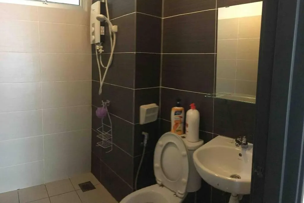 8Pax Mount Austin Midori Green Homestay Johor Bahru Apartment