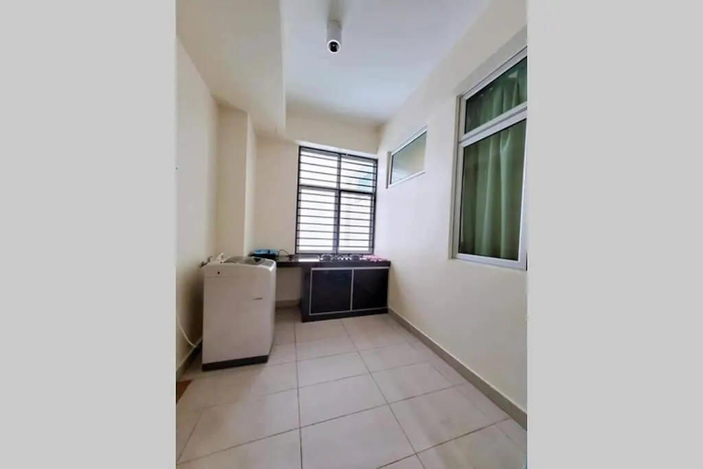 8Pax Mount Austin Midori Green Homestay Johor Bahru Apartment