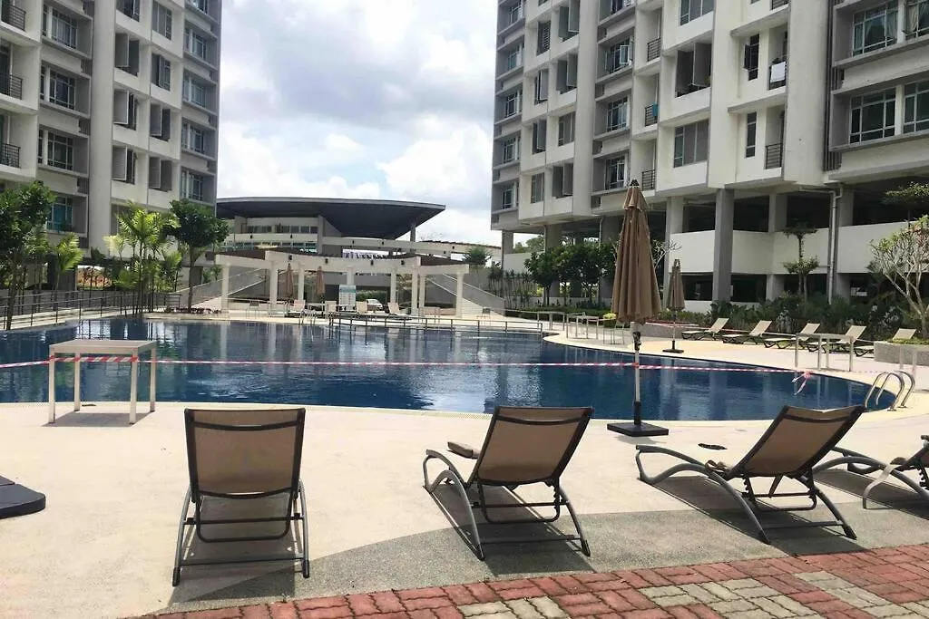 8Pax Mount Austin Midori Green Homestay Johor Bahru Apartment