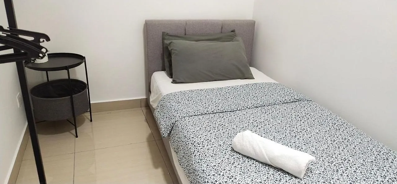 8Pax Mount Austin Midori Green Homestay Johor Bahru Apartment