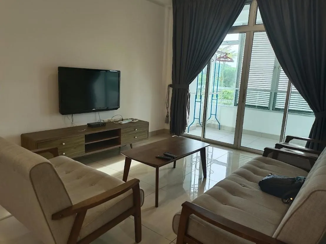 8Pax Mount Austin Midori Green Homestay Johor Bahru 0*,  Malaysia