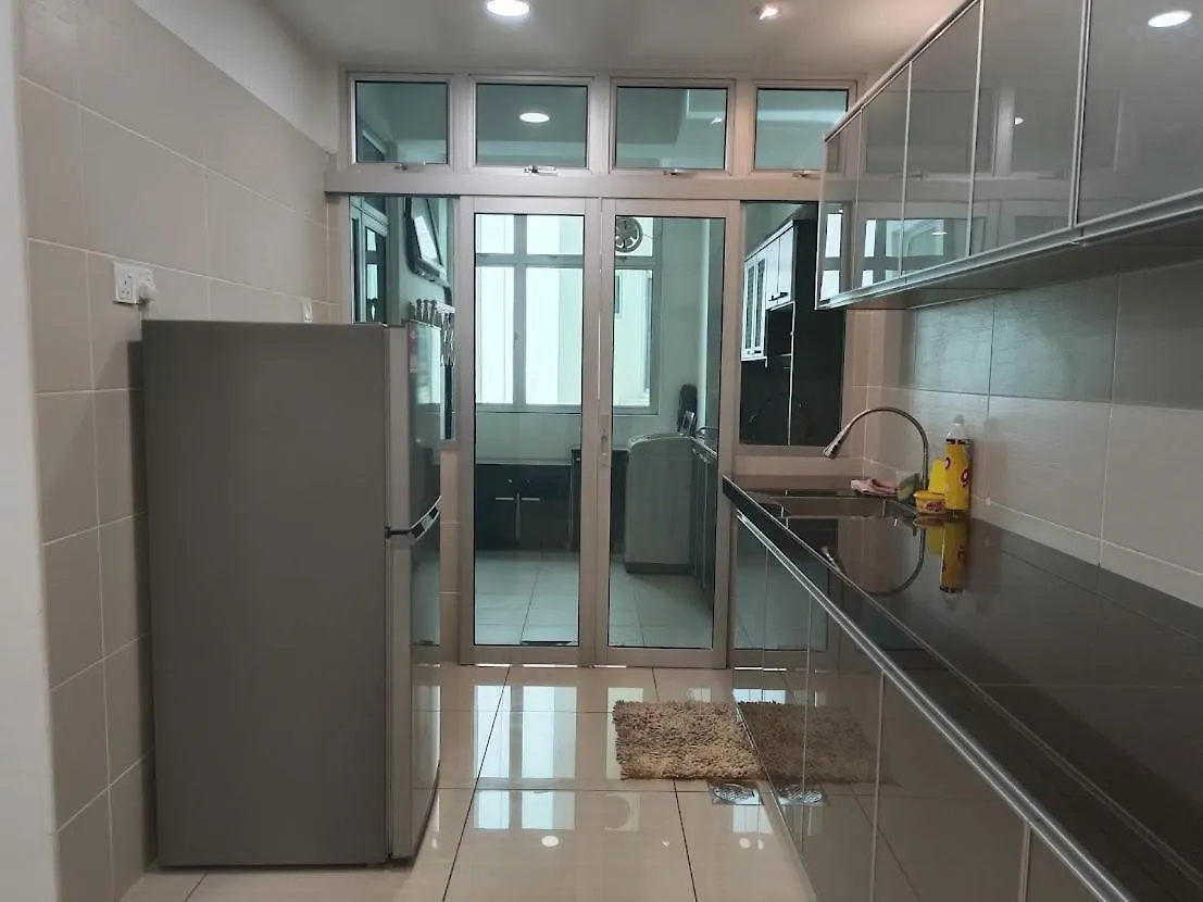 8Pax Mount Austin Midori Green Homestay Johor Bahru Apartment