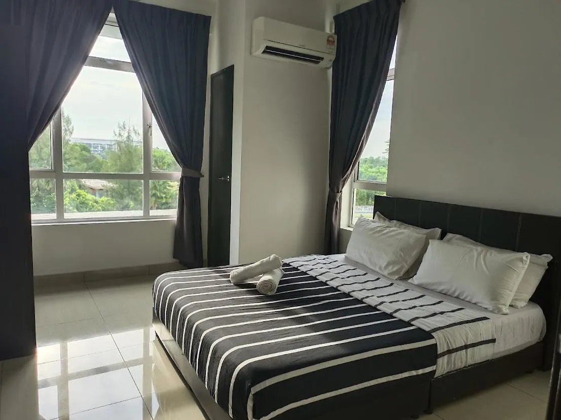 8Pax Mount Austin Midori Green Homestay Johor Bahru Apartment
