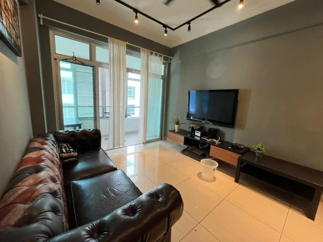 8Pax Mount Austin Midori Green Homestay Johor Bahru Malaysia
