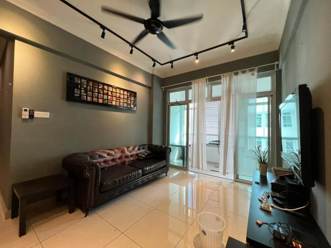 8Pax Mount Austin Midori Green Homestay Johor Bahru Apartment